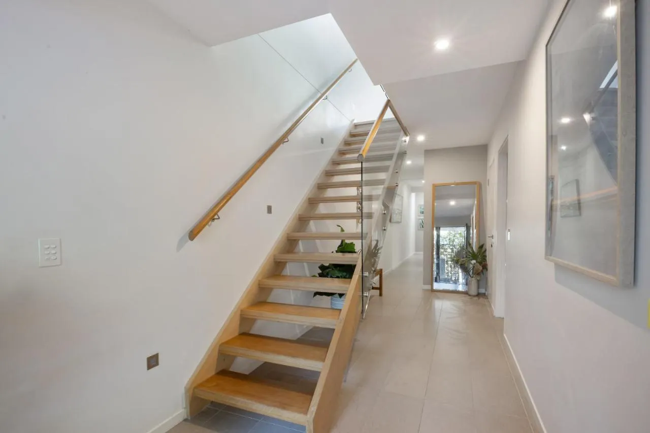 Holiday home Noosa Gem! Walking Distance To Cafes - Shops - Sunshine Beach And Dog Beach Australia