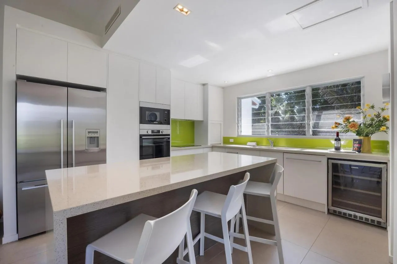 Noosa Gem! Walking Distance To Cafes - Shops - Sunshine Beach And Dog Beach