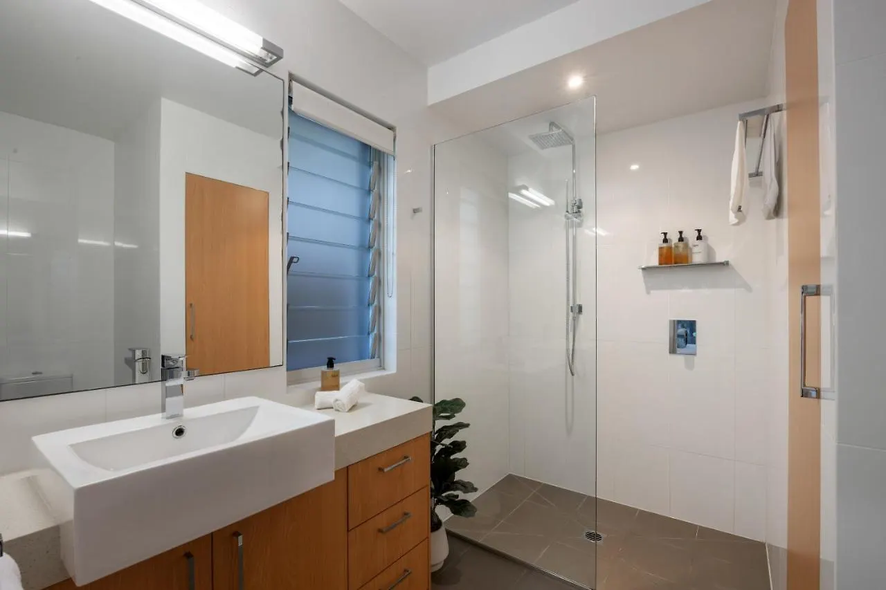 Noosa Gem! Walking Distance To Cafes - Shops - Sunshine Beach And Dog Beach Holiday home