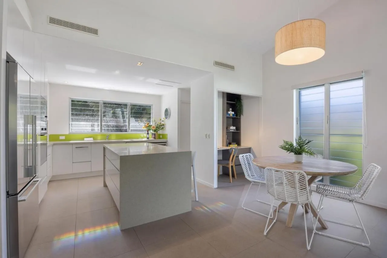 Holiday home Noosa Gem! Walking Distance To Cafes - Shops - Sunshine Beach And Dog Beach
